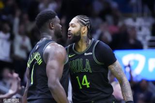 中的年轻球 中的年轻球